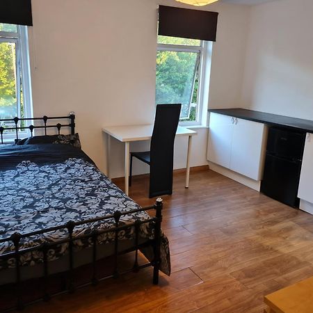Luton, LU3 Double Ensuite room Luton  Extérieur photo