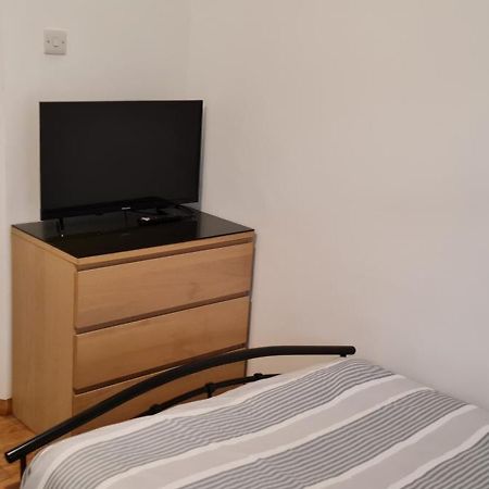Luton, LU3 Double Ensuite room Luton  Extérieur photo