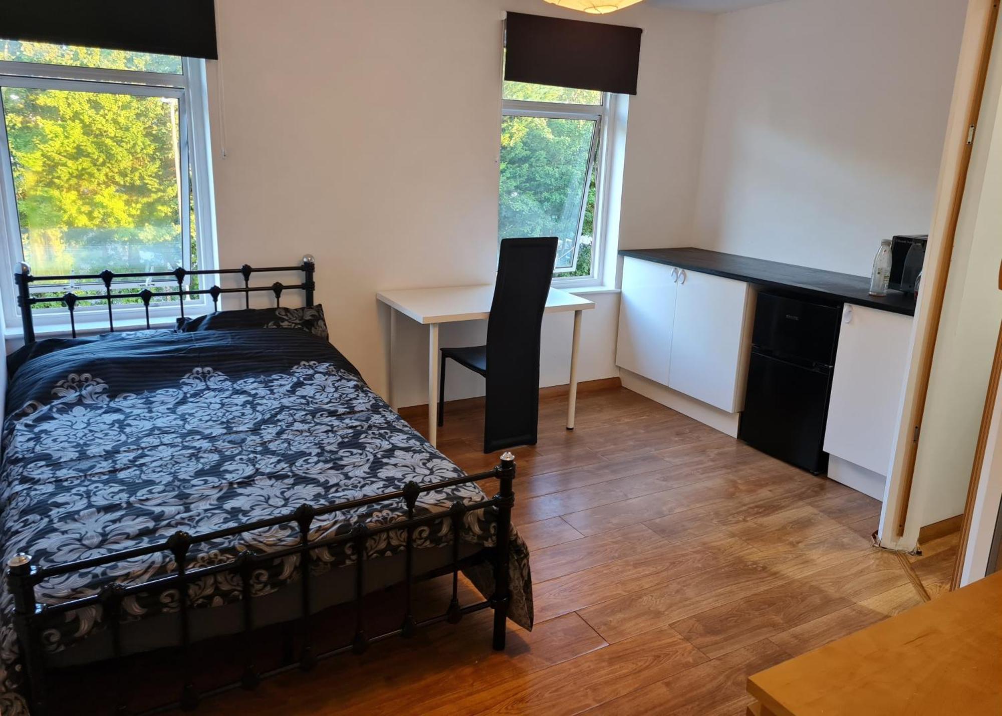 Luton, LU3 Double Ensuite room Luton  Extérieur photo