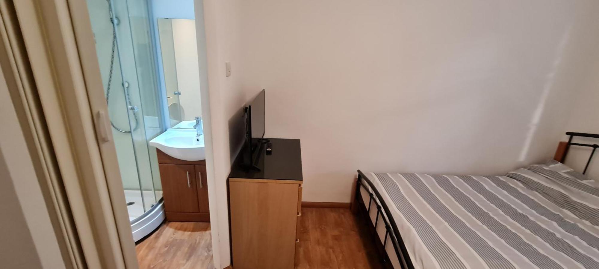 Luton, LU3 Double Ensuite room Luton  Extérieur photo